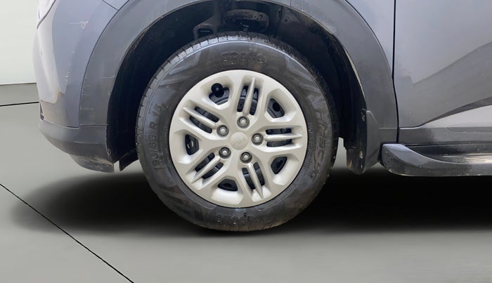 2023 KIA CARENS PRESTIGE 1.5 PETROL 7 STR, Petrol, Manual, 2,787 km, Left Front Wheel