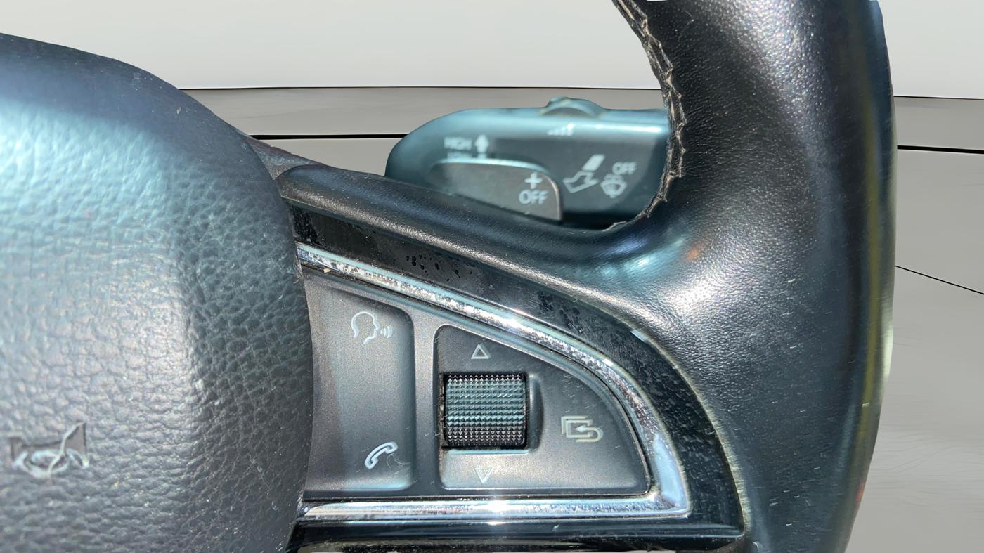 2014 Skoda Superb ELEGANCE 1.8 TSI AT, Petrol, Automatic, 63,516 km, Steering Wheel Close Up