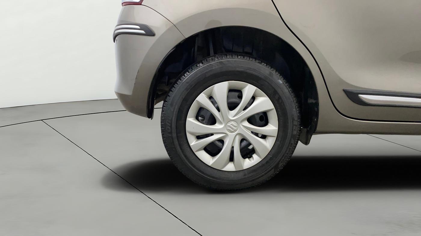 2019 Maruti Swift VXI, Petrol, Manual, 28,126 km, Right Rear Wheel