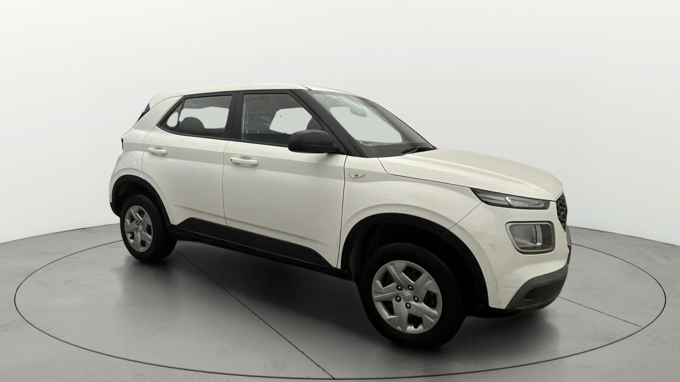 2021 Hyundai VENUE E 1.2, Petrol, Manual, 2,771 km, Right Front Diagonal