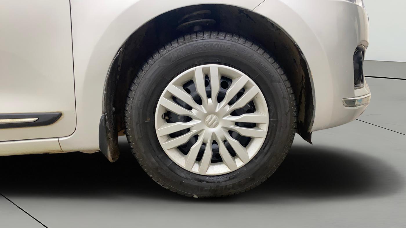 2020 Maruti Dzire VXI AMT, Petrol, Automatic, 52,101 km, Right Front Wheel