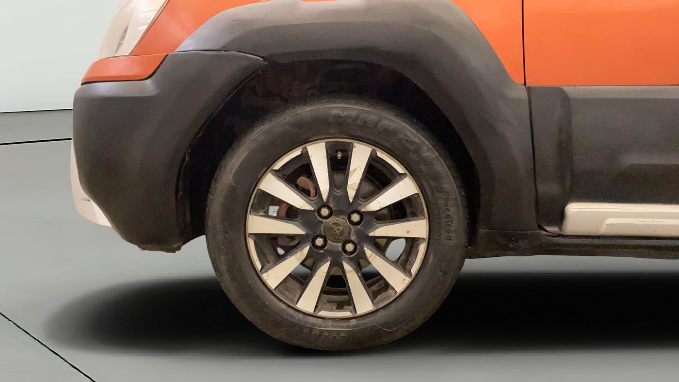 2017 Toyota Etios CROSS 1.2 G, Petrol, Manual, 82,513 km, Left Front Wheel