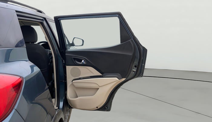 2019 Mahindra XUV300 W8 1.5 DIESEL, Diesel, Manual, 48,852 km, RHS Rear Door
