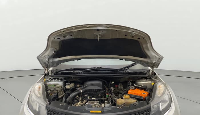 2018 Tata NEXON XM PETROL, CNG, Manual, 1,00,385 km, Open Bonet