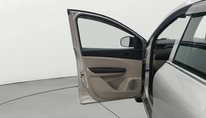 2022 Renault TRIBER RXE MT, Petrol, Manual, 52,048 km, LHS Front Door