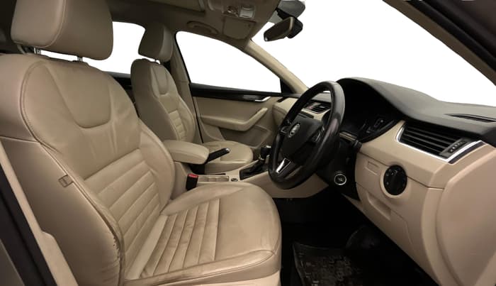2017 Skoda Octavia STYLE PLUS AT 1.8 TSI, Petrol, Automatic, 1,03,026 km, Right Side Front Door Cabin