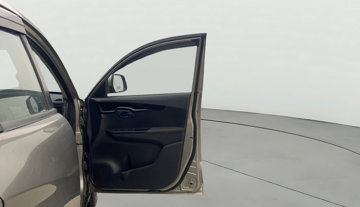 2018 Mahindra KUV 100 NXT K8 P 6 STR, Petrol, Manual, 16,675 km, RHS Front Door