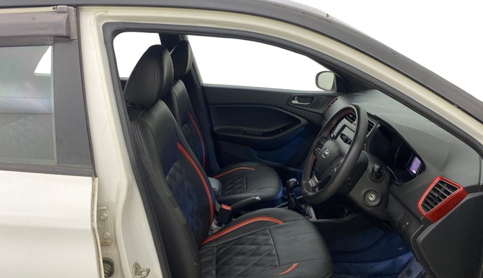2018 Hyundai Elite i20 ASTA 1.2 DUAL TONE, Petrol, Manual, 25,083 km, Right Side Front Door Cabin