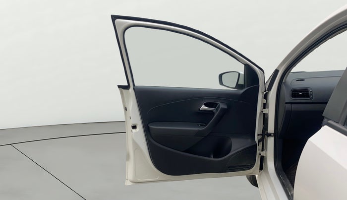 2017 Volkswagen Polo COMFORTLINE 1.2L, Petrol, Manual, 24,981 km, LHS Front Door