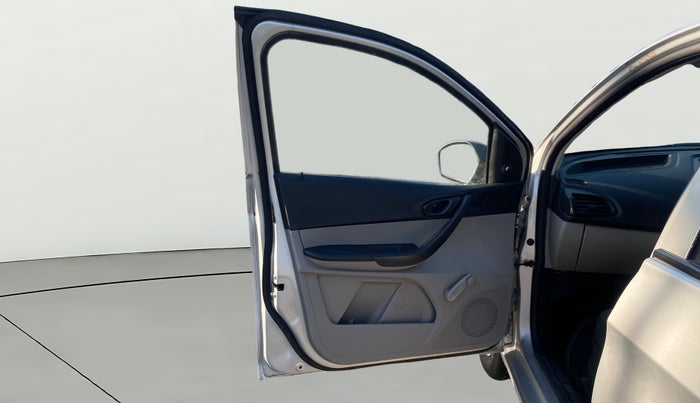 2017 Tata Tiago XE PETROL, Petrol, Manual, 21,555 km, LHS Front Door