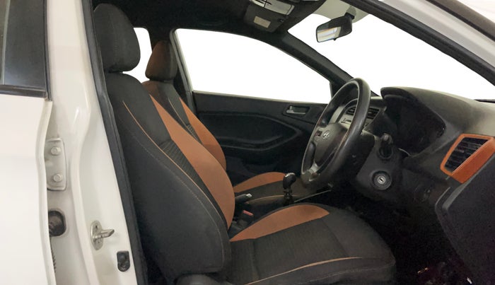 2017 Hyundai Elite i20 ASTA 1.2 DUAL TONE, Petrol, Manual, 53,717 km, Right Side Front Door Cabin