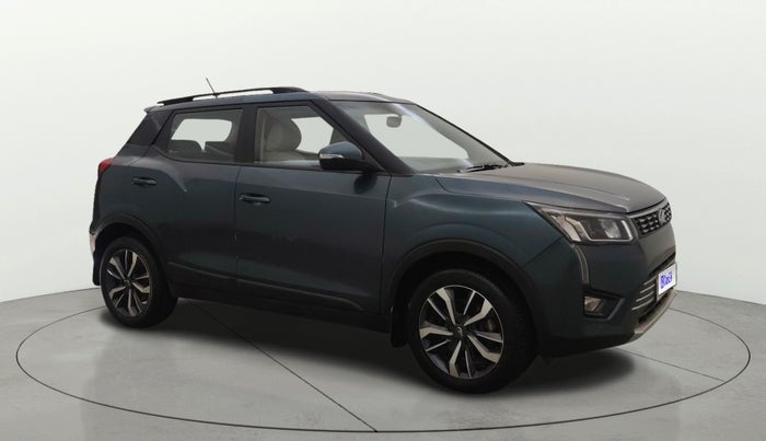2021 Mahindra XUV300 W8 (O) 1.5 DIESEL, Diesel, Manual, 1,12,292 km, Right Front Diagonal