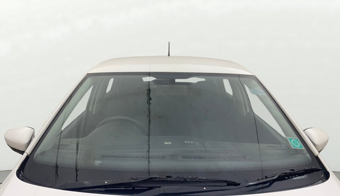 2017 Volkswagen Polo COMFORTLINE 1.2L, Petrol, Manual, 70,942 km, Front Windshield