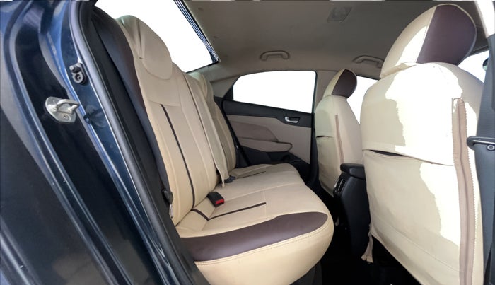 2019 Hyundai Verna 1.6 VTVT SX, Petrol, Manual, 76,303 km, Right Side Rear Door Cabin