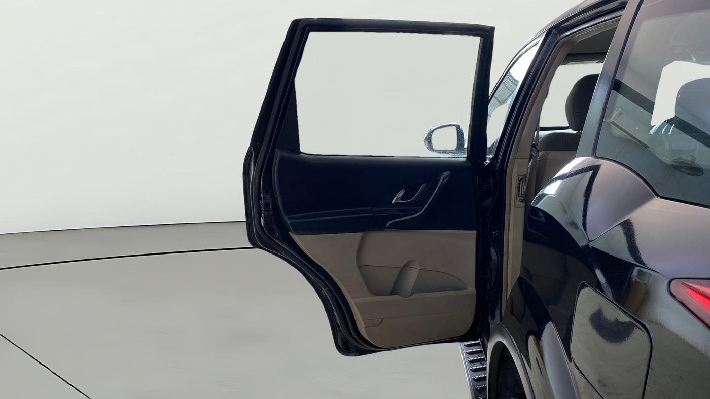 2017 Mahindra XUV500 W6 AT, Diesel, Automatic, 47,388 km, LHS Rear Door