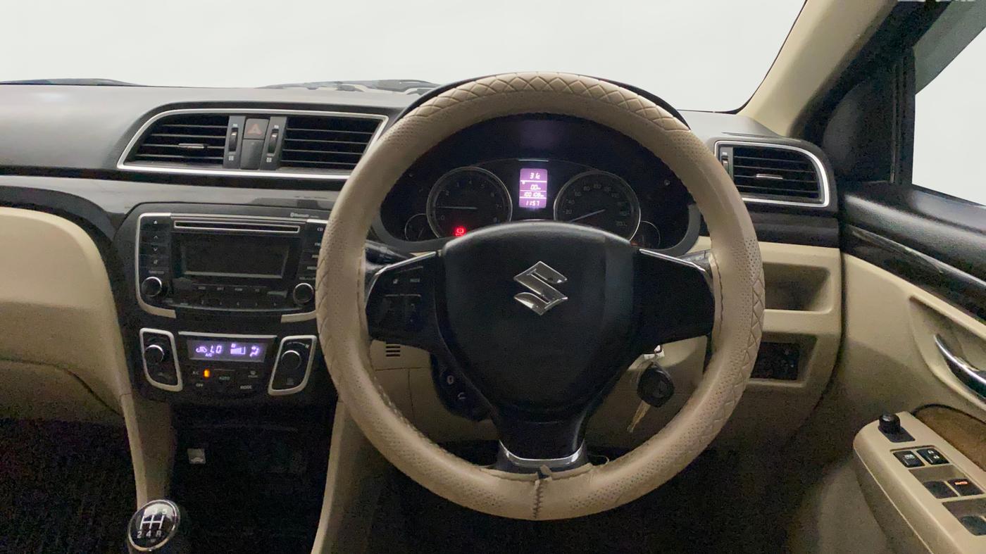 2017 Maruti Ciaz DELTA 1.4 MT PETROL, Petrol, Manual, 1,02,069 km, Steering Wheel Close Up