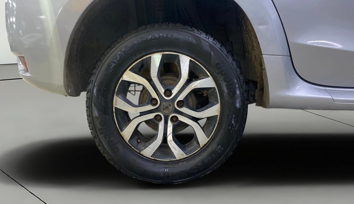 2015 Nissan Terrano XL D PLUS, Diesel, Manual, 1,00,083 km, Right Rear Wheel