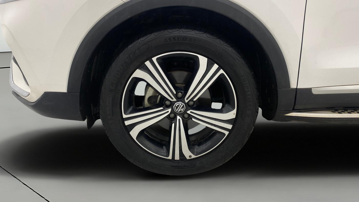 2024 MG ASTOR  Sharp Pro 1.5 MT (Ivory), Petrol, Manual, 40,076 km, Left Front Wheel