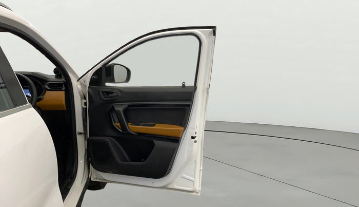 2023 Renault Kiger RXE MT, Petrol, Manual, 21,298 km, RHS Front Door