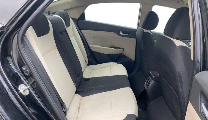 2018 Hyundai Verna 1.6 VTVT SX, Petrol, Manual, 95,503 km, Right Side Rear Door Cabin