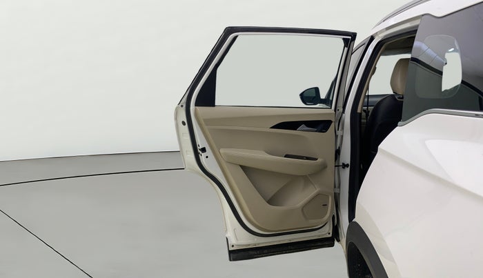 2021 MG HECTOR SHARP 1.5 PETROL CVT, Petrol, Automatic, 1,35,187 km, LHS Rear Door