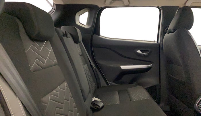 2023 Nissan MAGNITE XV PREMIUM, Petrol, Manual, 38,946 km, Right Side Rear Door Cabin