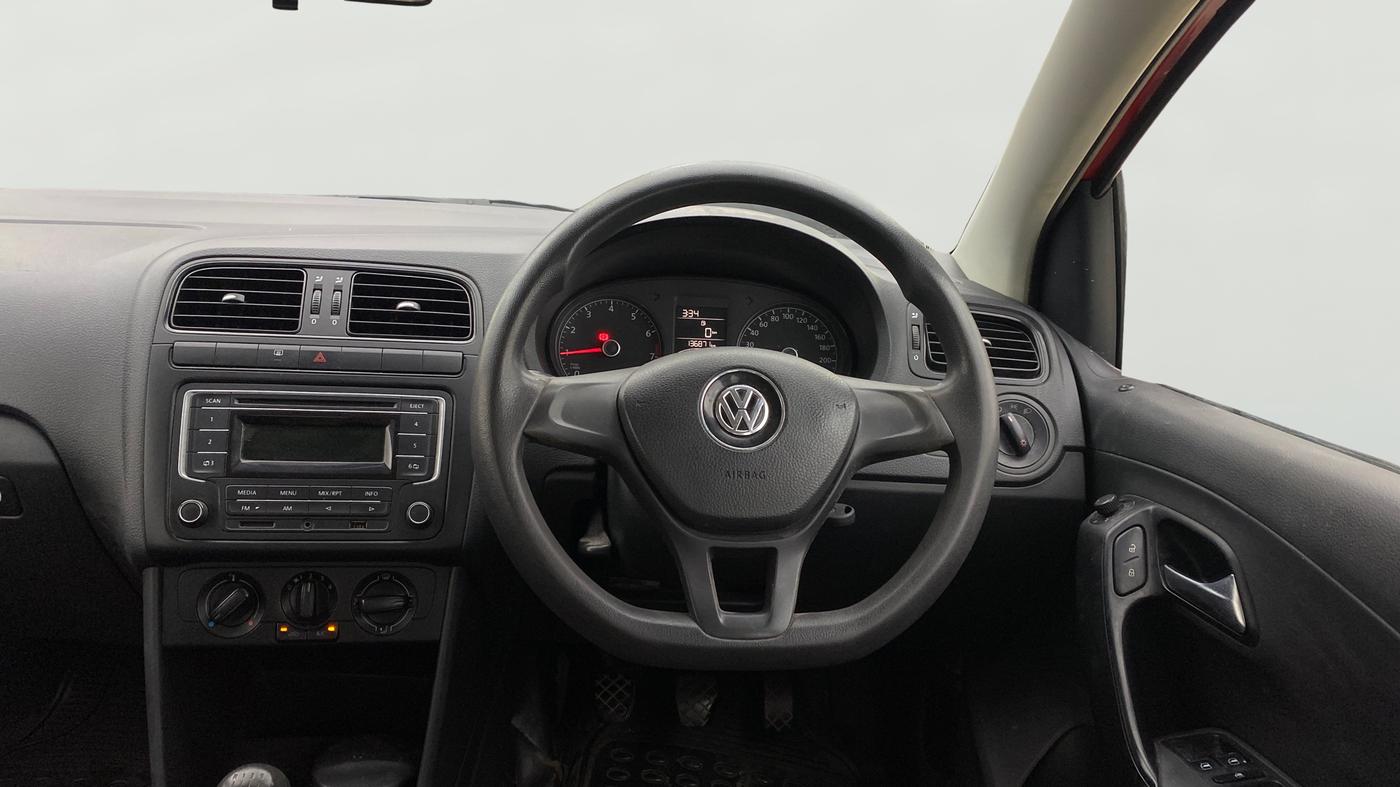 2015 Volkswagen Polo COMFORTLINE 1.2L, Petrol, Manual, 1,36,870 km, Steering Wheel Close Up
