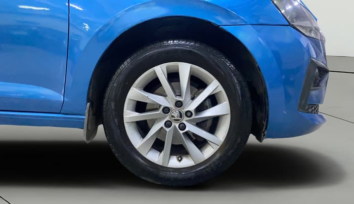 2022 Skoda SLAVIA AMBITION 1.0L TSI AT, Petrol, Automatic, 25,213 km, Right Front Wheel