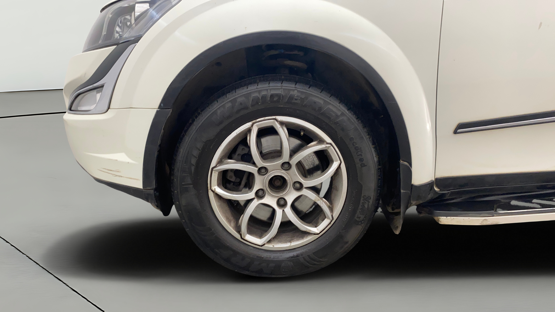 camera-Left-Front-Wheel