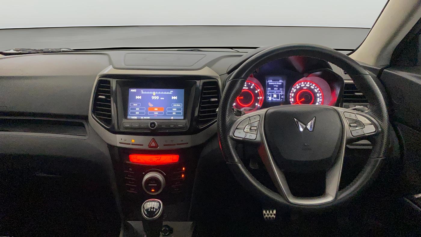 2023 Mahindra XUV300 W8 1.2 PETROL, Petrol, Manual, 60,515 km, Steering Wheel Close Up