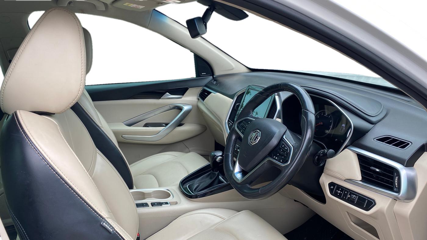 2022 MG HECTOR SMART 1.5 PETROL CVT, Petrol, Automatic, 52,902 km, Right Side Front Door Cabin
