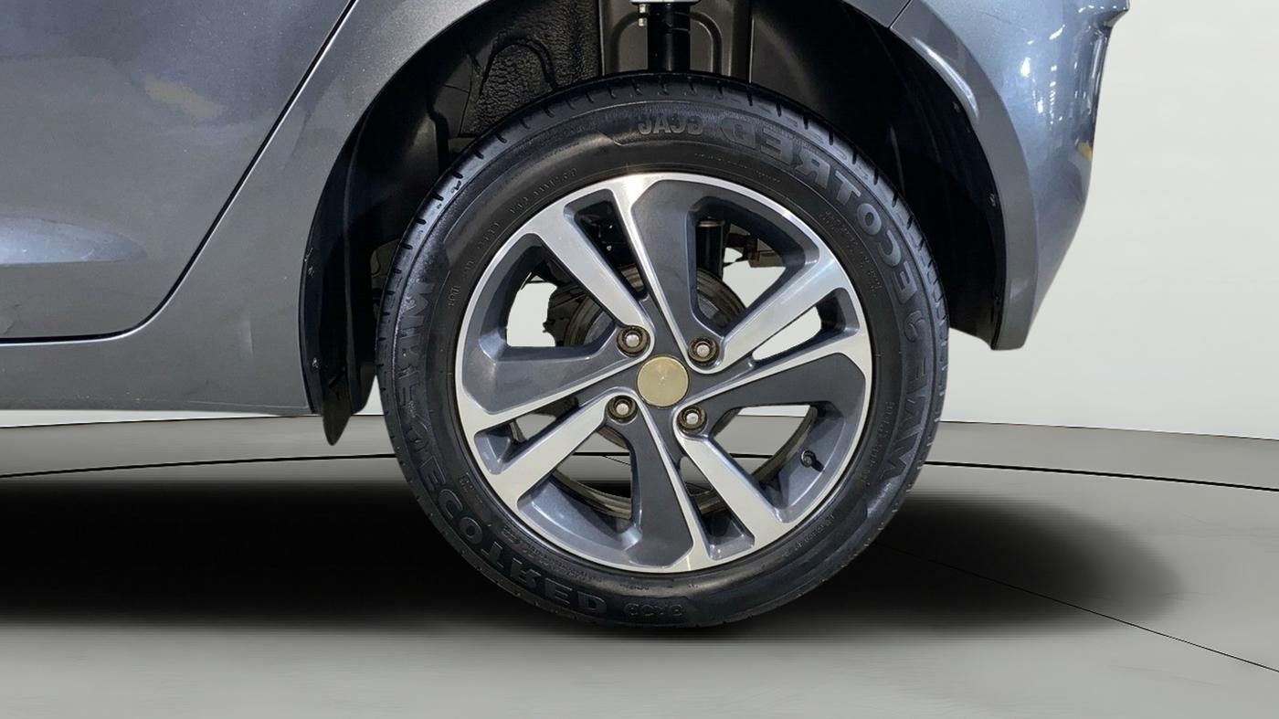 2023 Tata ALTROZ XZA, Petrol, Automatic, 44,510 km, Left Rear Wheel