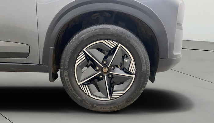 2023 Tata NEXON CREATIVE+ AMT 1.2 PETROL, Petrol, Automatic, 22,515 km, Right Front Wheel