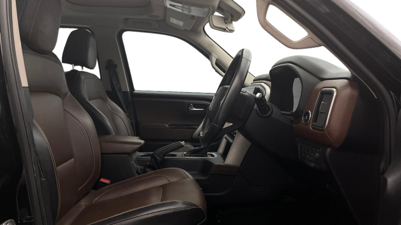 2023 Mahindra SCORPIO-N Z8 L DIESEL AT 2WD 6 STR, Diesel, Automatic, 1,18,649 km, Right Side Front Door Cabin
