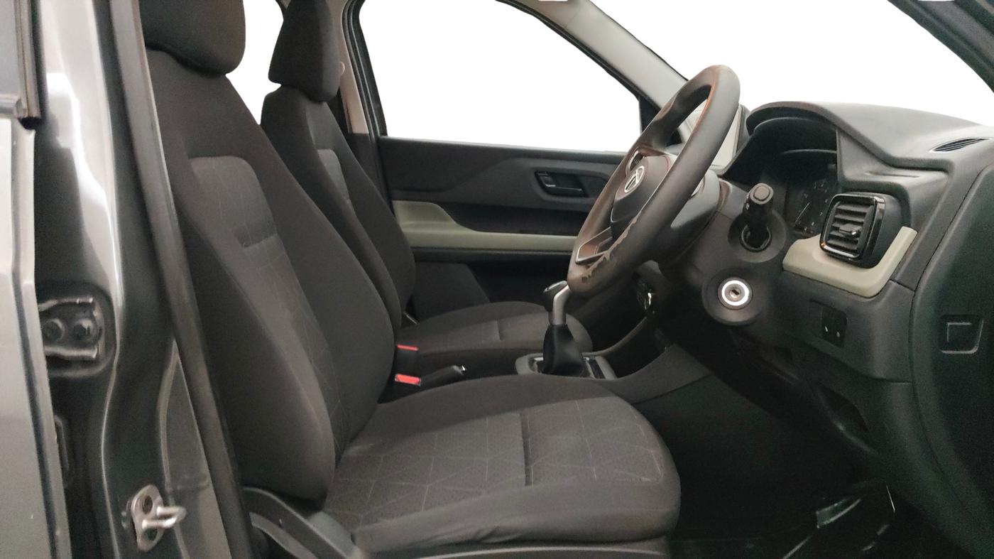 2023 Tata PUNCH ADVENTURE MT, Petrol, Manual, 38,755 km, Right Side Front Door Cabin
