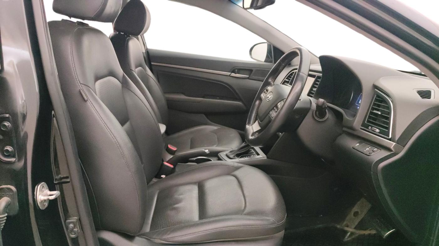 2017 Hyundai New Elantra 2.0 SX(O) AT PETROL, Petrol, Automatic, 93,662 km, Right Side Front Door Cabin