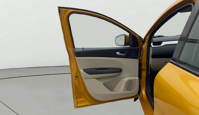 2020 Renault TRIBER RXZ AMT, Petrol, Automatic, 58,053 km, LHS Front Door