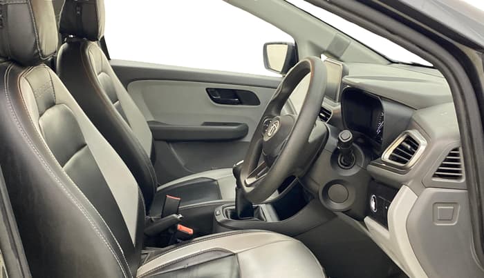 2020 Tata ALTROZ XT PETROL, Petrol, Manual, 84,437 km, Right Side Front Door Cabin