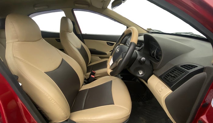 2017 Hyundai Eon MAGNA + AIRBAG, Petrol, Manual, 21,721 km, Right Side Front Door Cabin