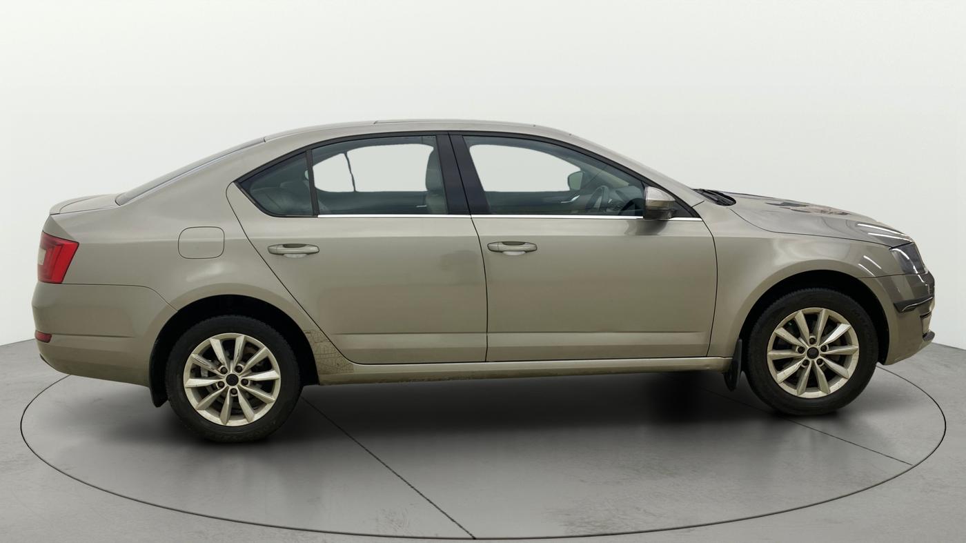 2014 Skoda Octavia ELEGANCE 2.0 TDI AT, Diesel, Automatic, 77,176 km, Right Side View