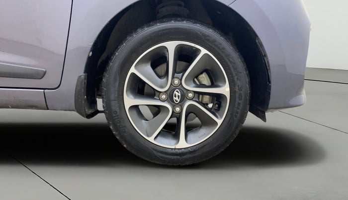 2017 Hyundai Grand i10 SPORTZ (O) AT 1.2 KAPPA VTVT, Petrol, Automatic, 31,331 km, Right Front Wheel
