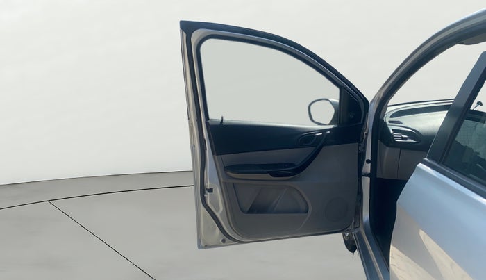 2016 Tata Tiago XM PETROL, Petrol, Manual, 55,611 km, LHS Front Door