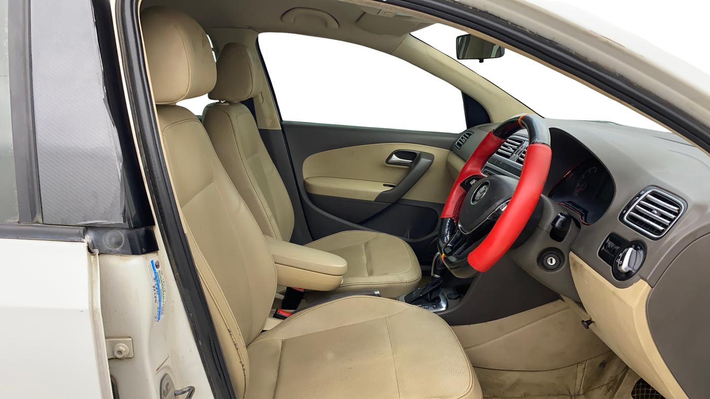 2015 Volkswagen Vento HIGHLINE PETROL AT, Petrol, Automatic, 83,539 km, Right Side Front Door Cabin