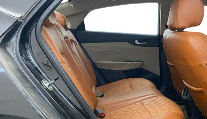 2018 Hyundai Verna 1.6 SX (O) CRDI MT, Diesel, Manual, 1,34,560 km, Right Side Rear Door Cabin