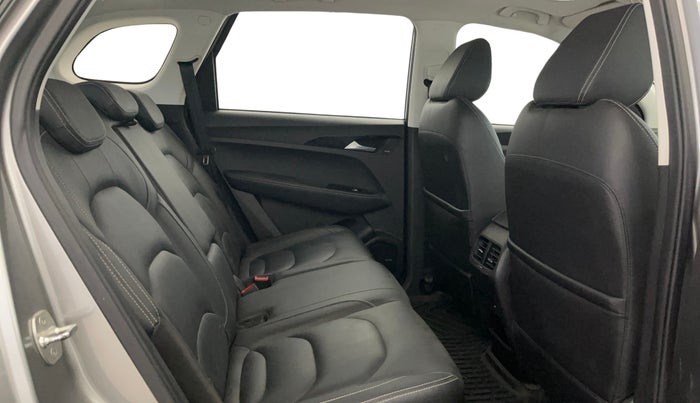 2020 MG HECTOR SHARP 1.5 DCT PETROL, Petrol, Automatic, 72,819 km, Right Side Rear Door Cabin