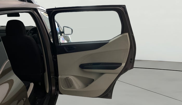 2022 Renault TRIBER RXL MT, Petrol, Manual, 27,492 km, RHS Rear Door