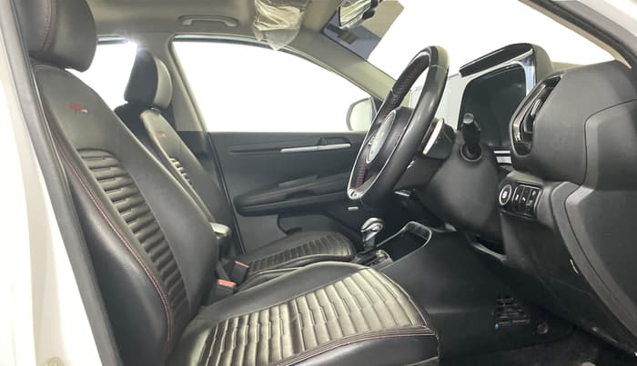 2022 KIA SONET GTX PLUS 1.5 AT, Diesel, Automatic, 84,044 km, Right Side Front Door Cabin