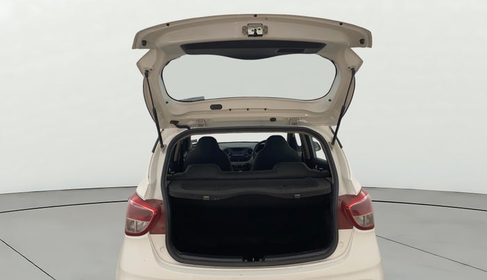 2017 Hyundai Grand i10 SPORTZ 1.2 KAPPA VTVT, Petrol, Manual, 18,097 km, Boot Door Open