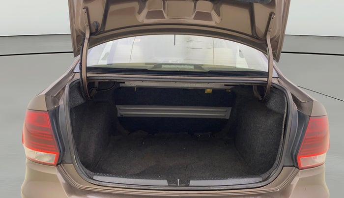 2017 Volkswagen Vento HIGHLINE PLUS 1.5 AT 16 ALLOY, Diesel, Automatic, 1,14,563 km, Boot Open Zoomed View