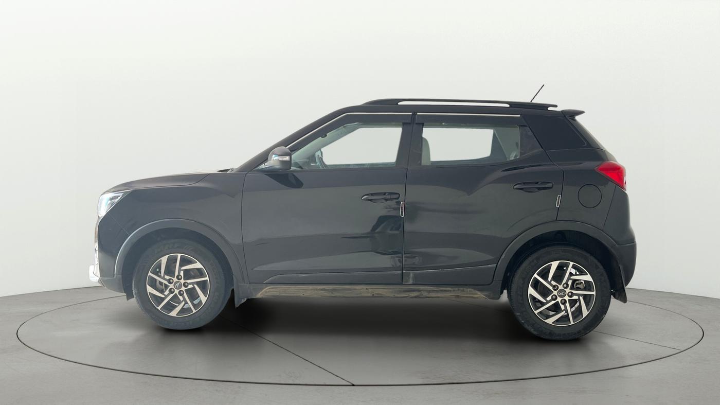 2022 Mahindra XUV300 W8 (O) 1.2 PETROL, Petrol, Manual, 42,061 km, Left Side